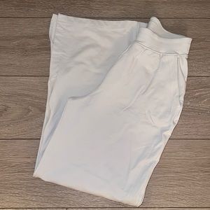 Lululemon flare pants size 6 like new